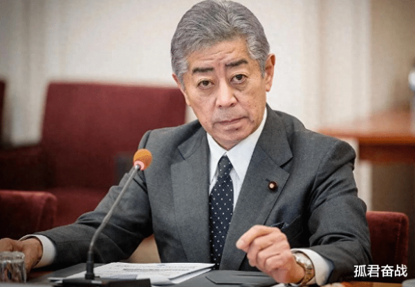 深富策略 岩屋毅刚当着中方外长的面做出承诺, 日本转身对华摊牌?